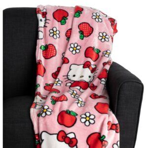HELLO KITTY Friendly Feeling Cozy Cloud Throw